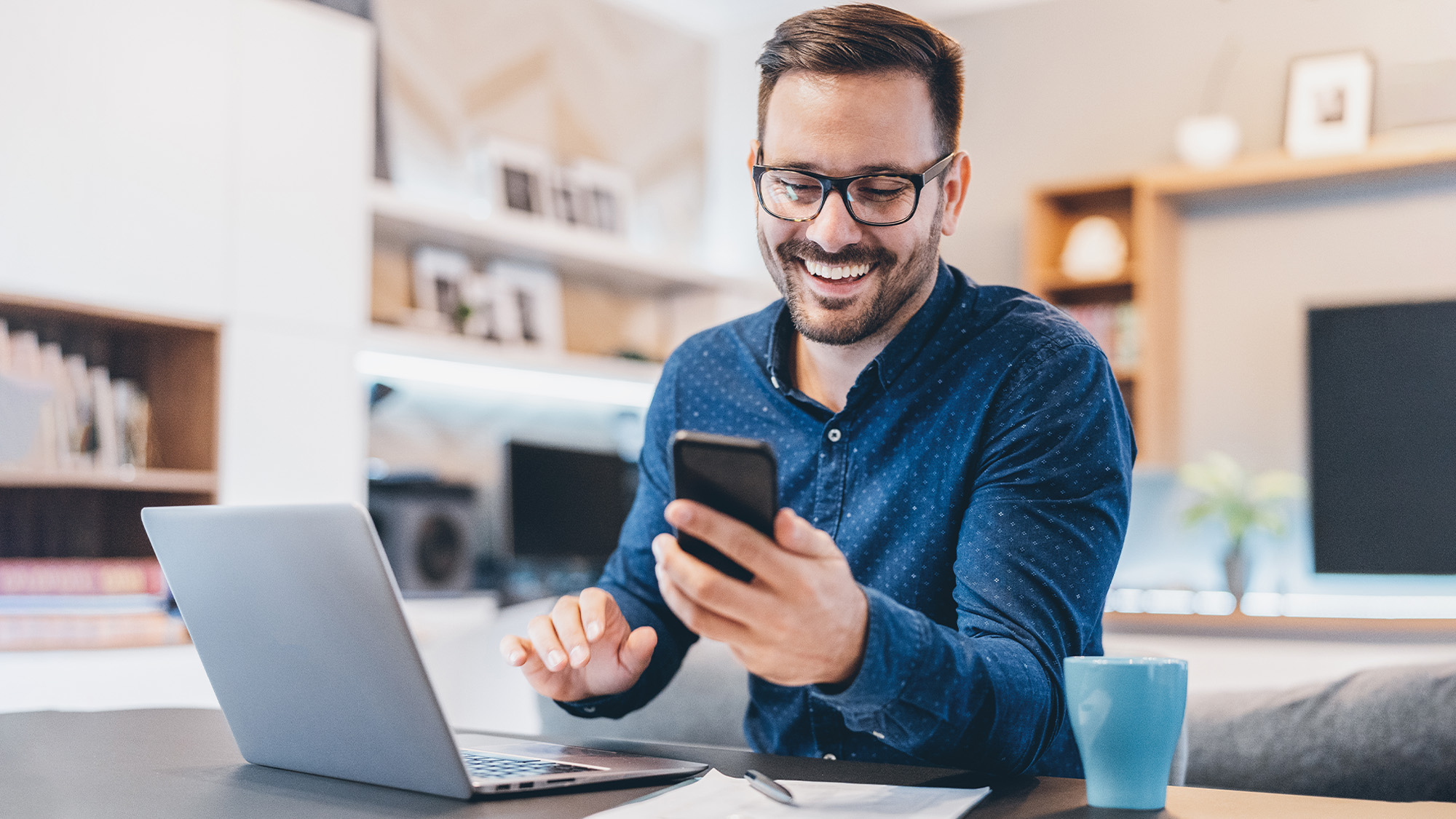 HSBC online banking log in interface on mobile; image used for HSBC Malaysia mobile security key article page.