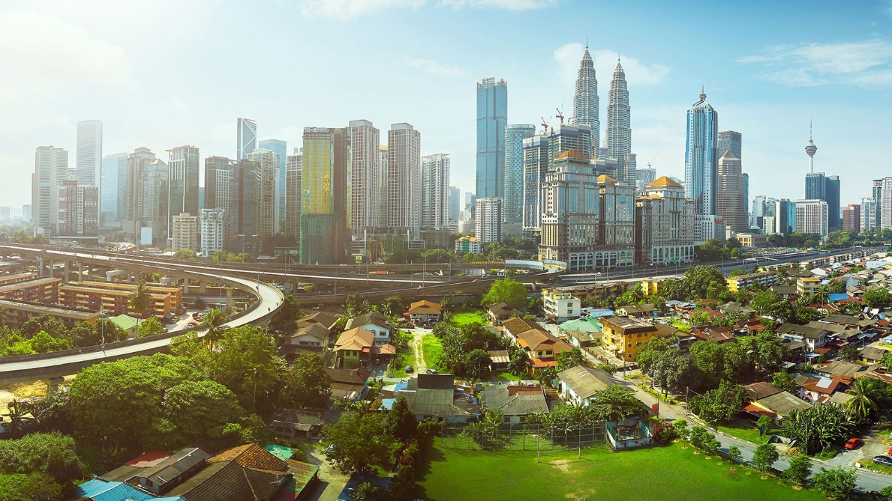 Malaysian skyline; image used for HSBC Malaysia Wealth Insights