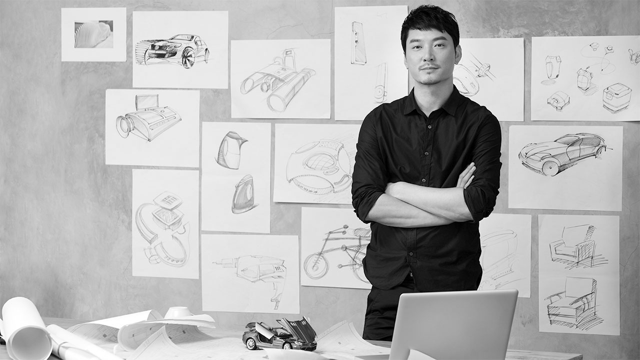 A small business owner in studio; image used for HSBC Malaysia Lending page. 
